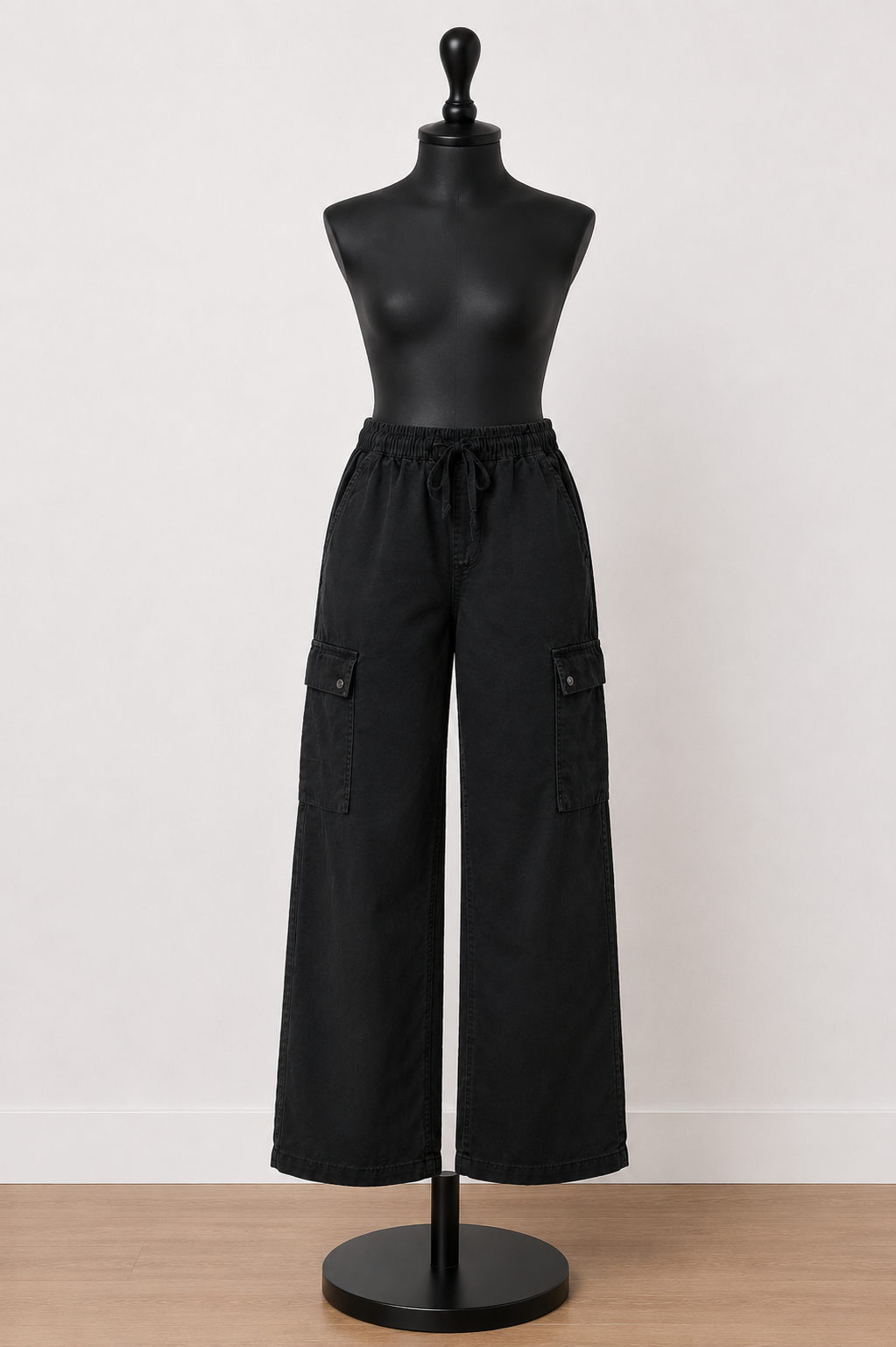 Women's Black Wide-Leg Cargo Pants